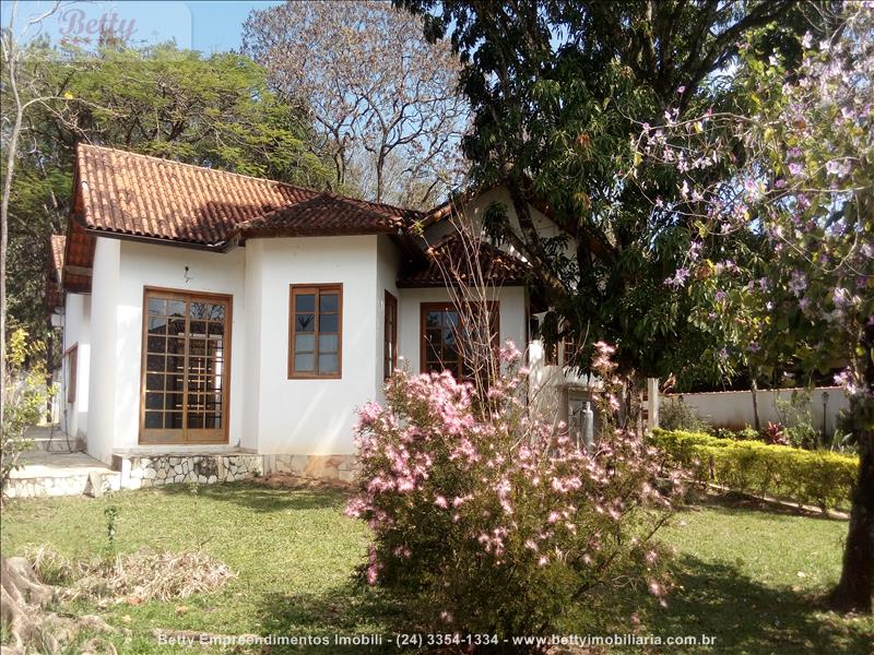 Casa a Venda no Fazenda Penedo em Penedo (Itatiaia)