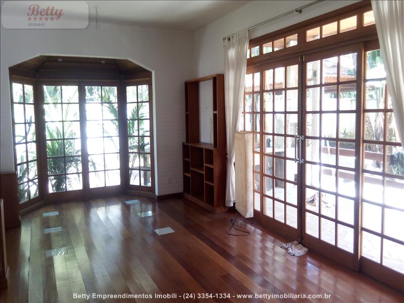Casa a Venda no Fazenda Penedo em Penedo (Itatiaia)
