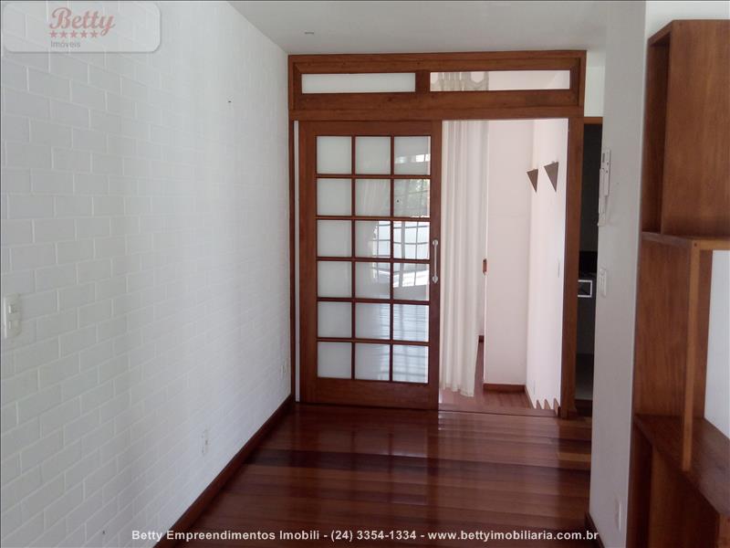 Casa a Venda no Fazenda Penedo em Penedo (Itatiaia)