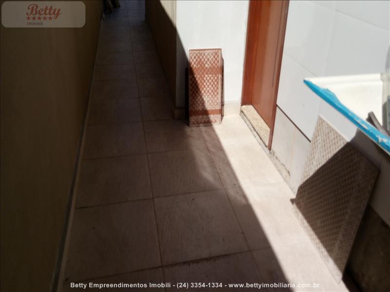 Casa a Venda no Jardim D'Oeste em Resende