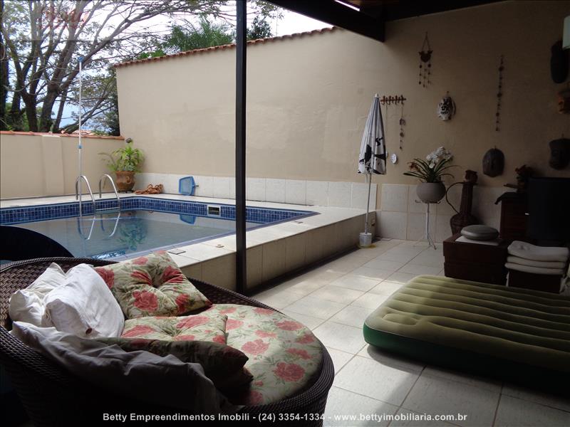 Casa a Venda no Jardim Brasília 2 em Resende
