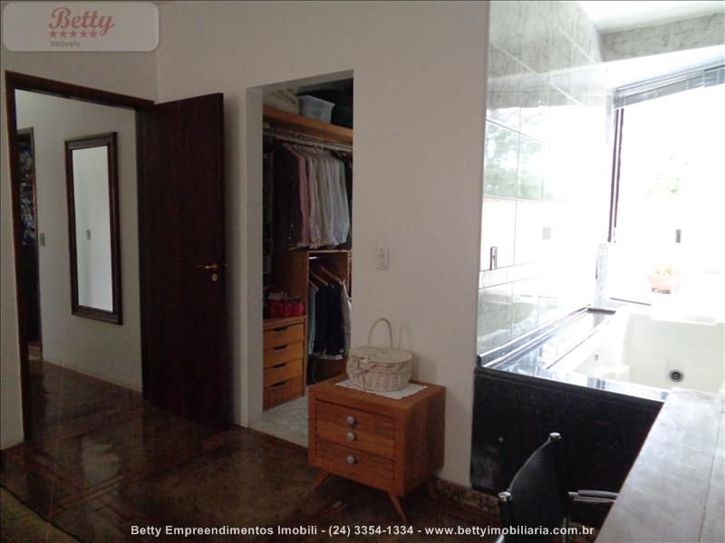 Casa a Venda no Jardim Brasília 2 em Resende