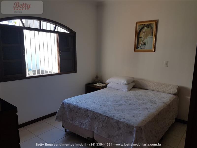 Casa a Venda no Morada da Colina I II III em Resende