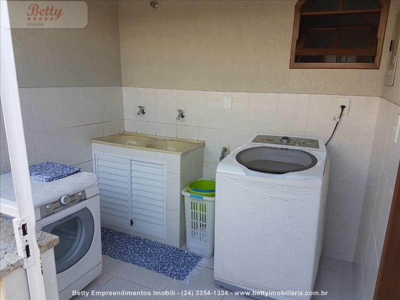 Casa a Venda no Morada da Colina I II III em Resende