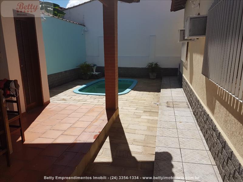 Casa a Venda no Morada da Colina I II III em Resende