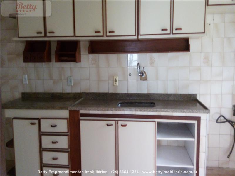 Apartamento a Venda no Comercial em Resende