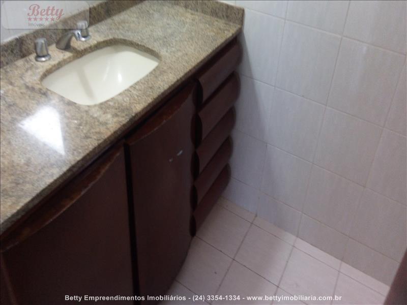 Apartamento a Venda no Comercial em Resende