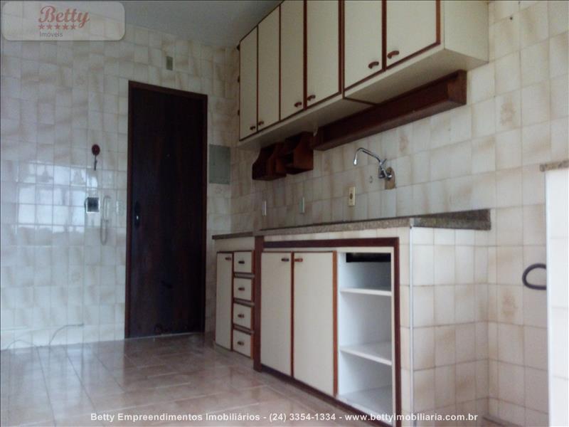 Apartamento a Venda no Comercial em Resende