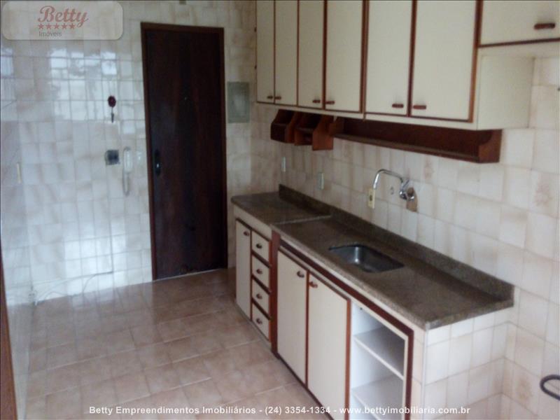 Apartamento a Venda no Comercial em Resende