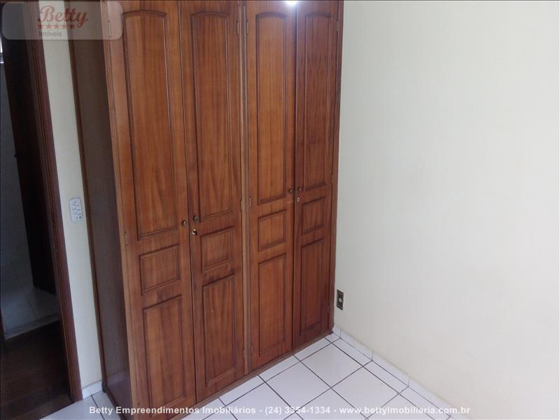 Apartamento a Venda no Comercial em Resende
