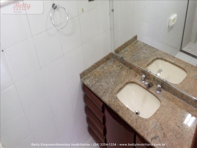 Apartamento a Venda no Comercial em Resende