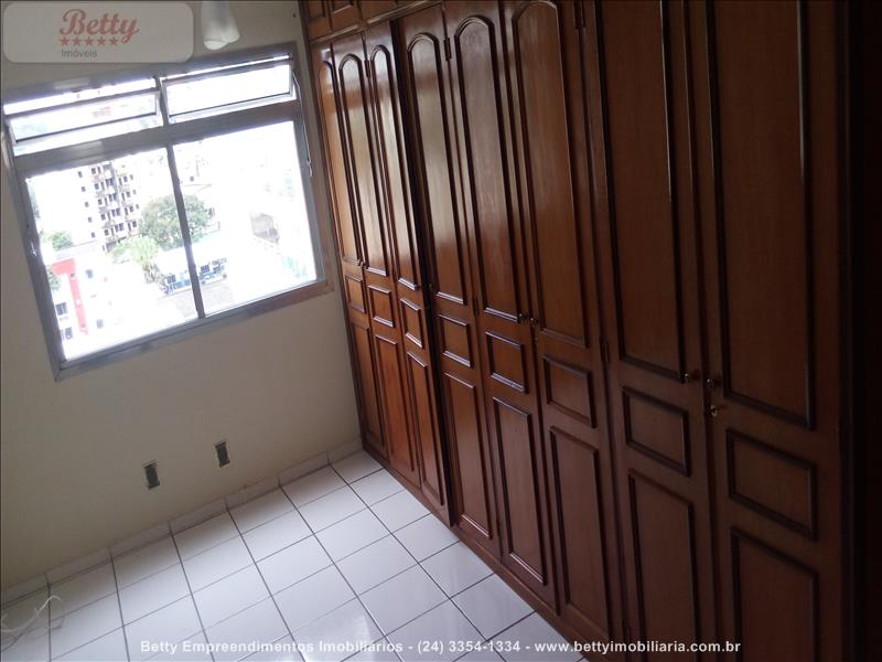 Apartamento a Venda no Comercial em Resende