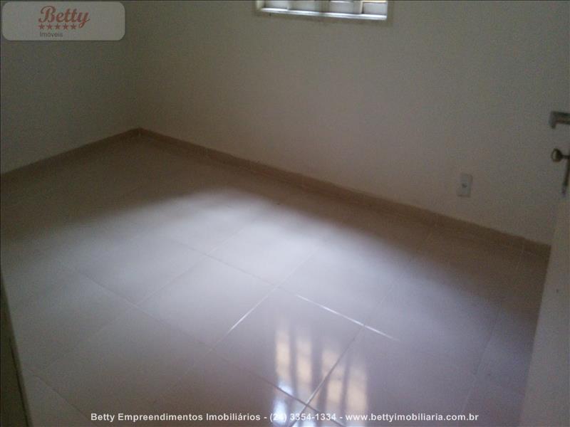 Casa para Alugar no Comercial em Resende