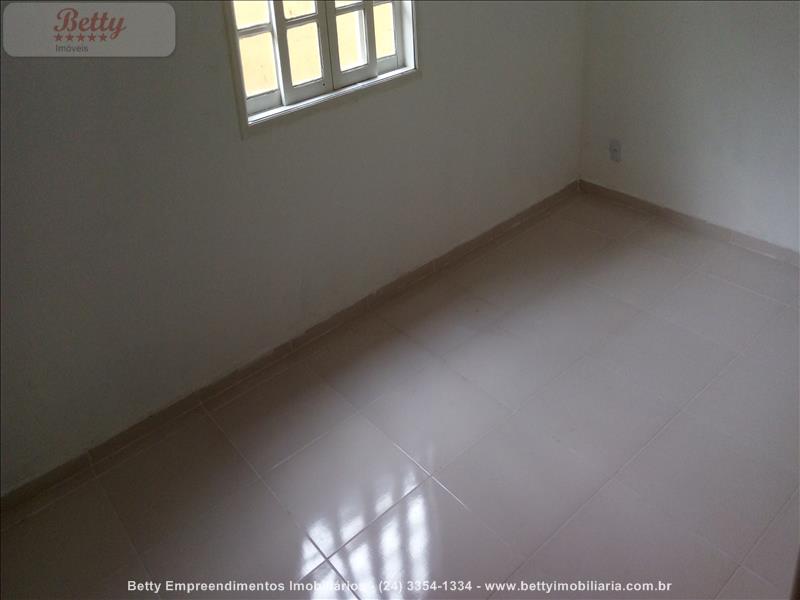 Casa para Alugar no Comercial em Resende