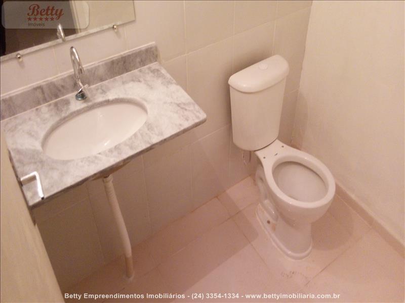 Casa para Alugar no Comercial em Resende