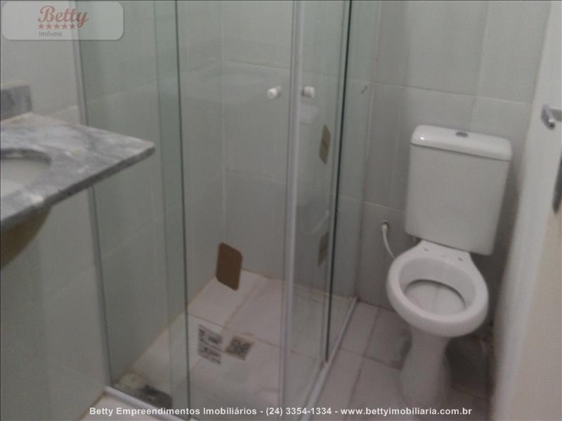 Casa para Alugar no Comercial em Resende