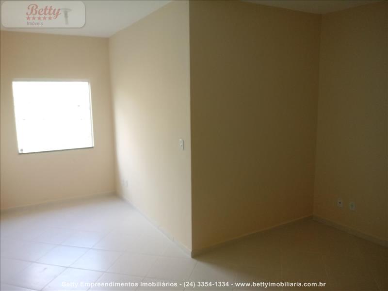 Casa a Venda no Jardim Brasília 2 em Resende