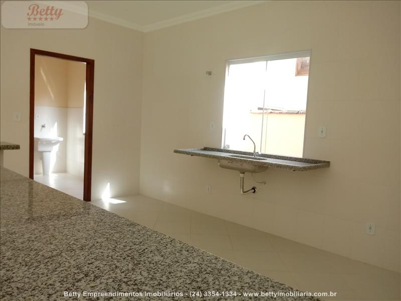 Casa a Venda no Jardim Brasília 2 em Resende