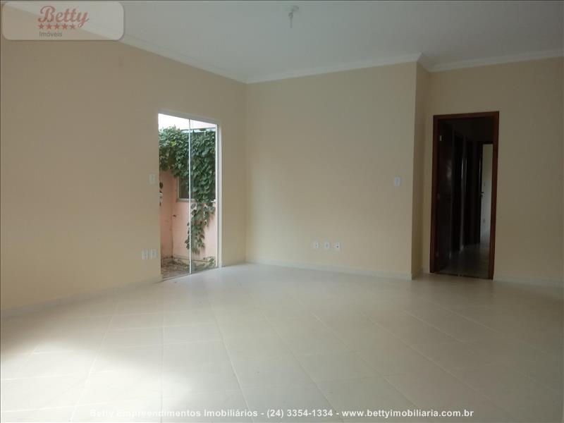 Casa a Venda no Jardim Brasília 2 em Resende