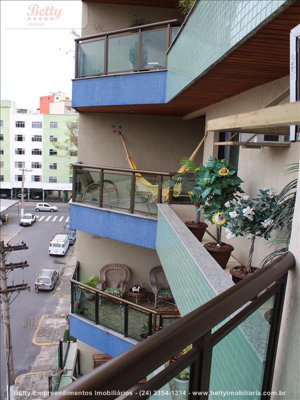 Apartamento a Venda no Comercial em Resende