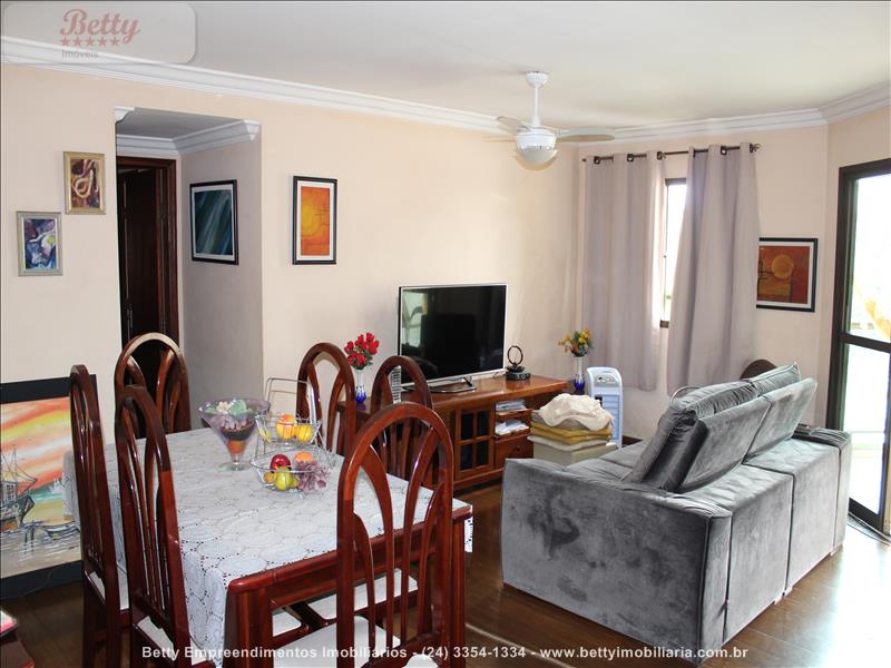 Apartamento a Venda no Comercial em Resende