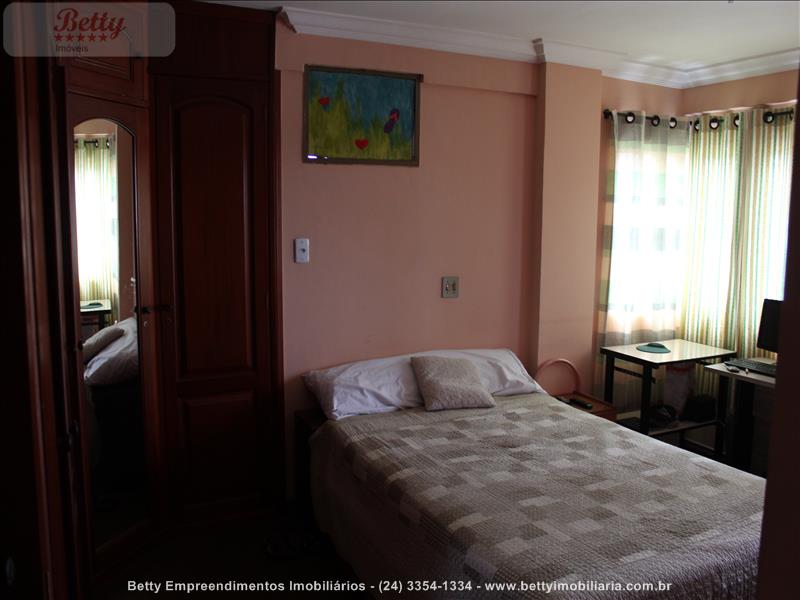 Apartamento a Venda no Comercial em Resende