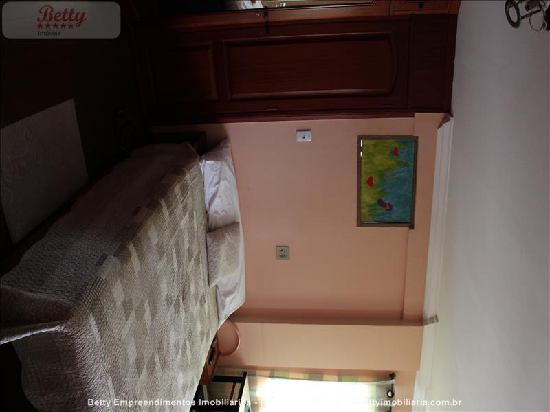 Apartamento a Venda no Comercial em Resende