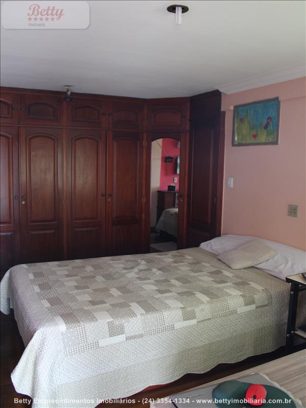 Apartamento a Venda no Comercial em Resende