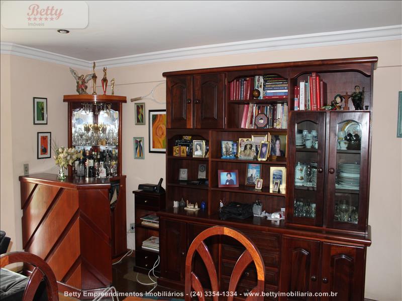Apartamento a Venda no Comercial em Resende