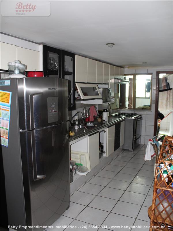Apartamento a Venda no Comercial em Resende