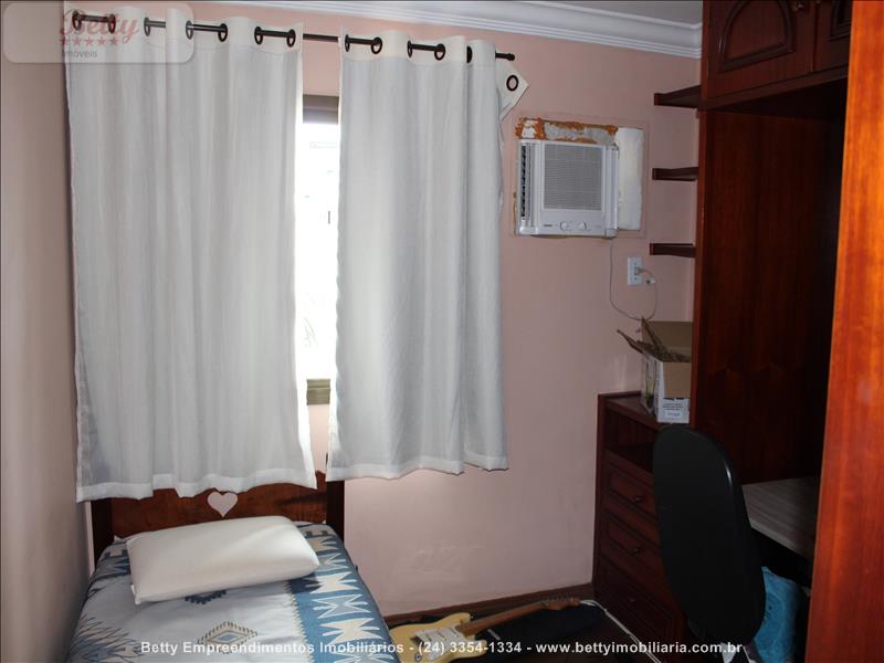 Apartamento a Venda no Comercial em Resende