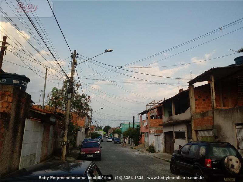 Casa a Venda no Jardim Alegria em Resende