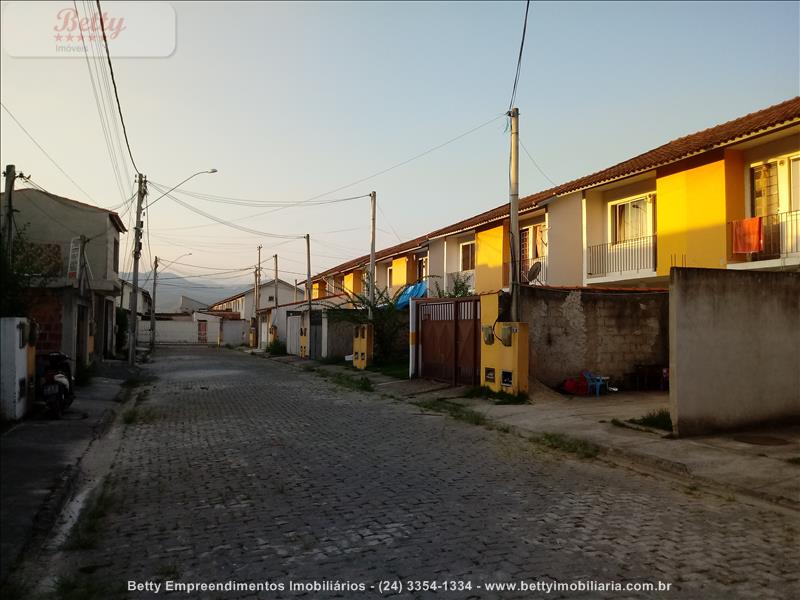 Casa a Venda no Residências do Vale em Resende