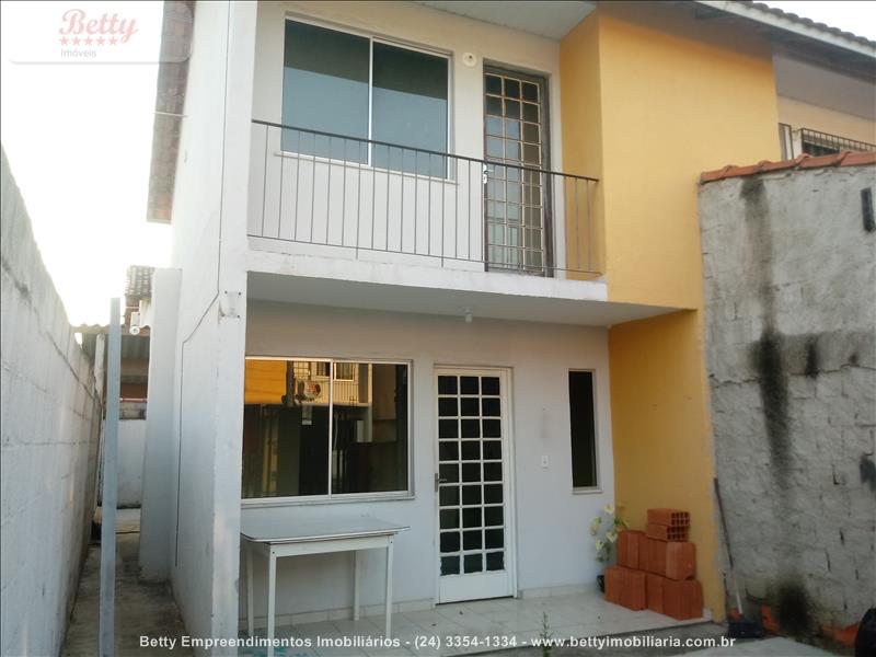 Casa a Venda no Residências do Vale em Resende