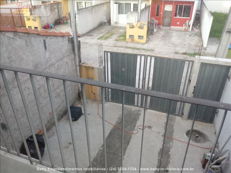 Casa a Venda no Residências do Vale em Resende