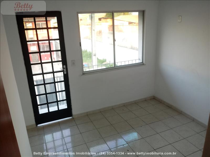 Casa a Venda no Residências do Vale em Resende