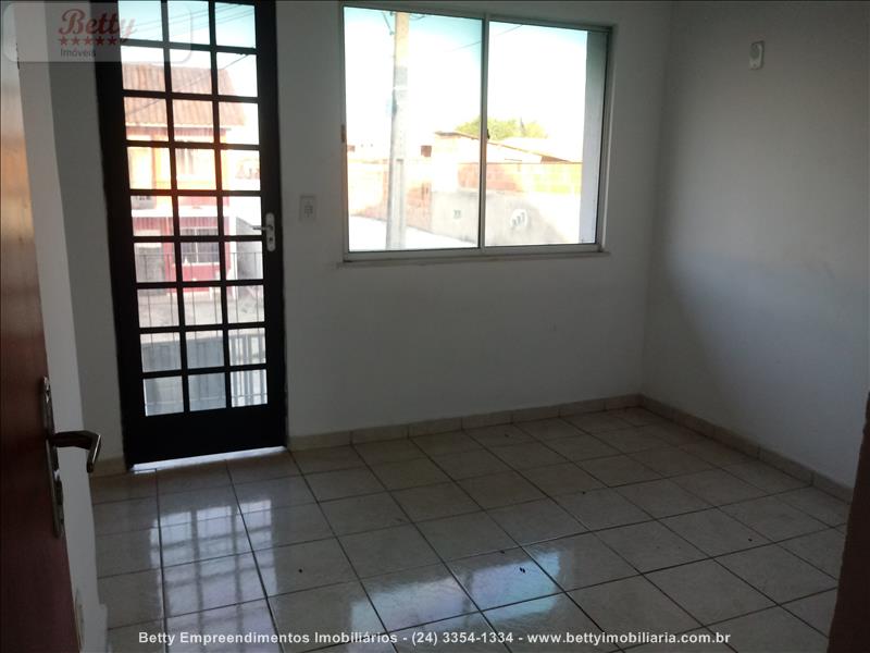 Casa a Venda no Residências do Vale em Resende