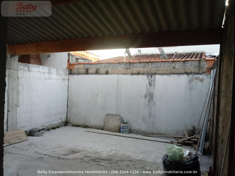 Casa a Venda no Residências do Vale em Resende