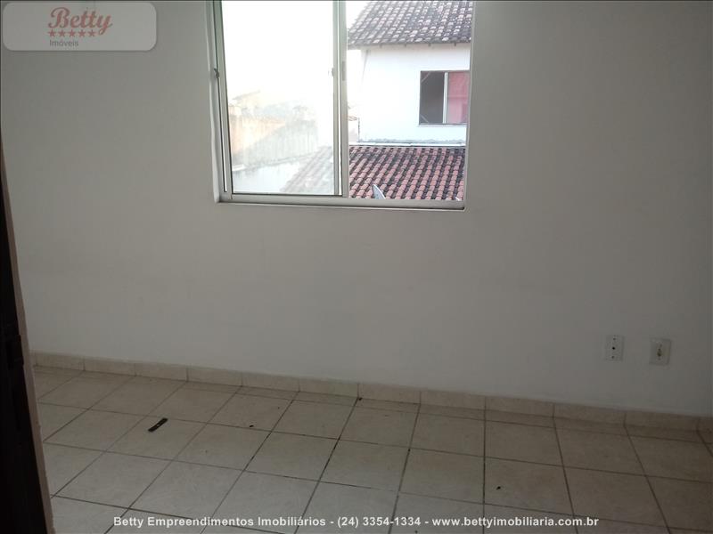 Casa a Venda no Residências do Vale em Resende