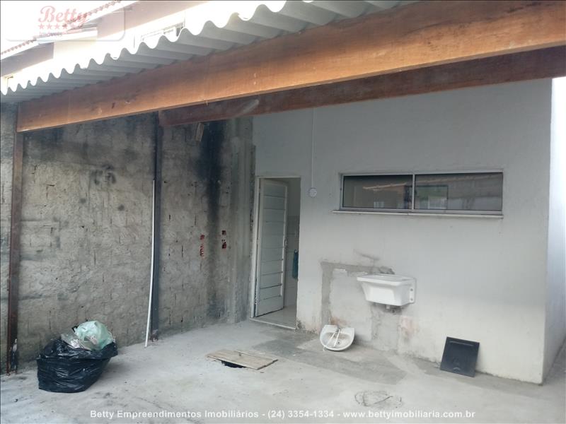 Casa a Venda no Residências do Vale em Resende