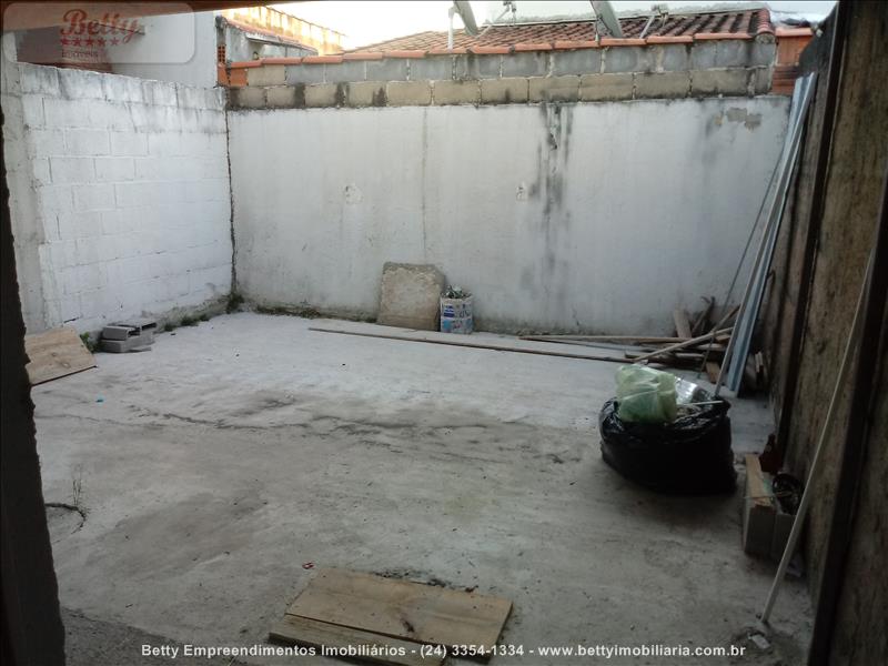 Casa a Venda no Residências do Vale em Resende