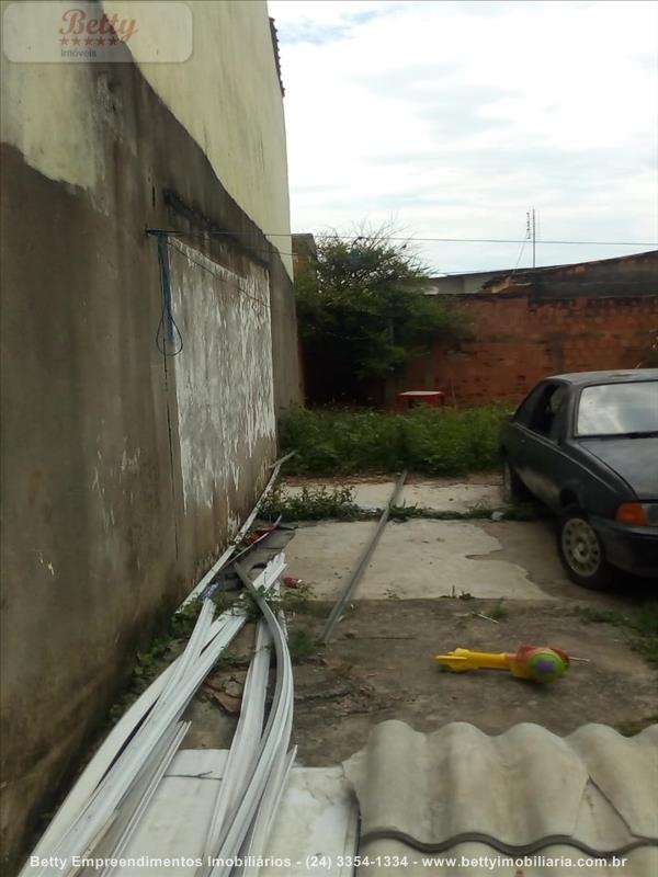 Casa a Venda no Jardim Primavera I II III em Resende