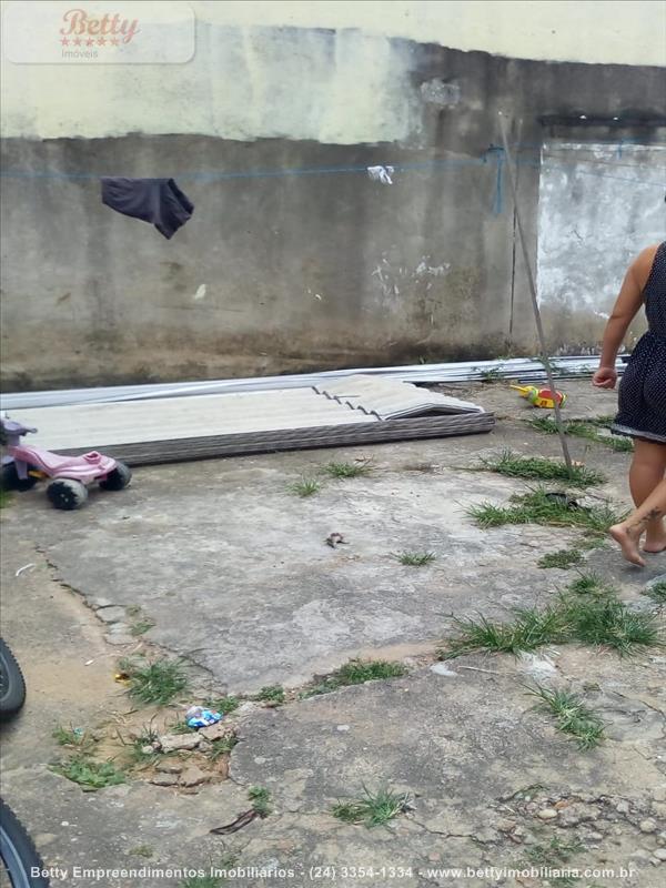 Casa a Venda no Jardim Primavera I II III em Resende