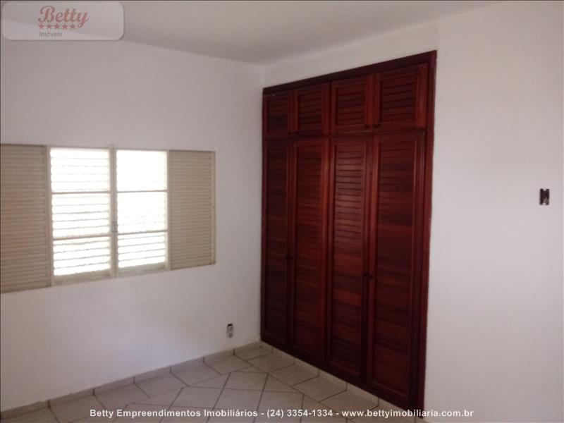 Casa a Venda no Jardim Tropical em Resende