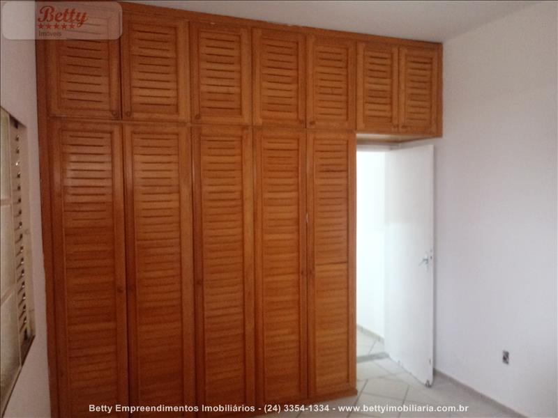 Casa a Venda no Jardim Tropical em Resende