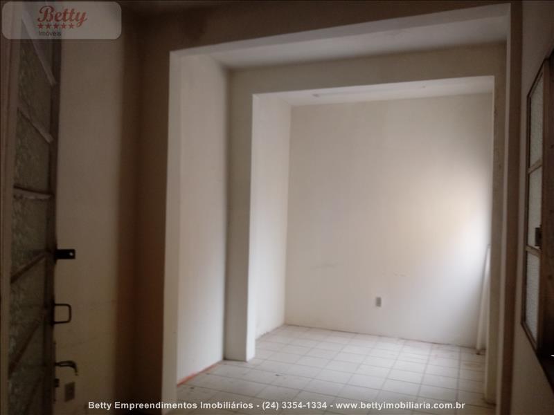 Casa a Venda no Jardim Tropical em Resende