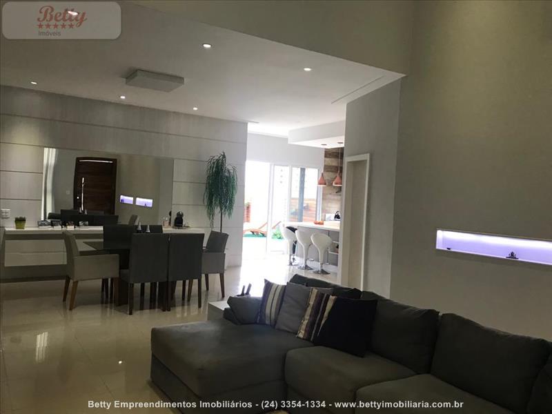 Casa a Venda no Morada da Colina I II III em Resende