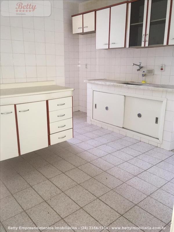 Apartamento para Alugar no Comercial em Resende