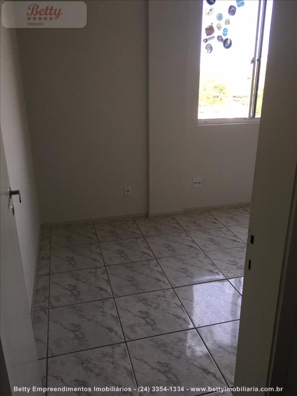 Apartamento para Alugar no Comercial em Resende