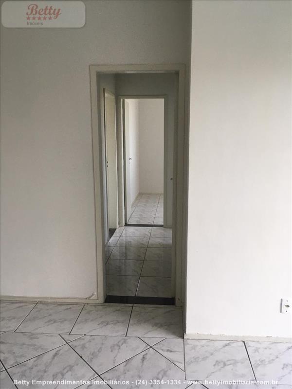 Apartamento para Alugar no Comercial em Resende